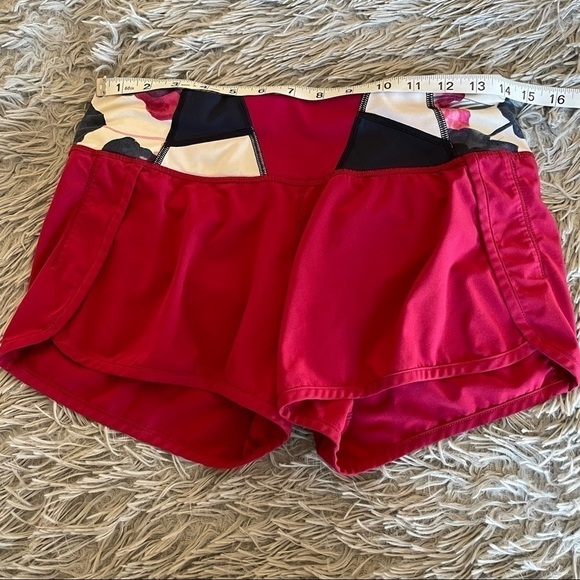 LULULEMON Run Times Short Bumble Berry Quilt - Picture 7 of 12